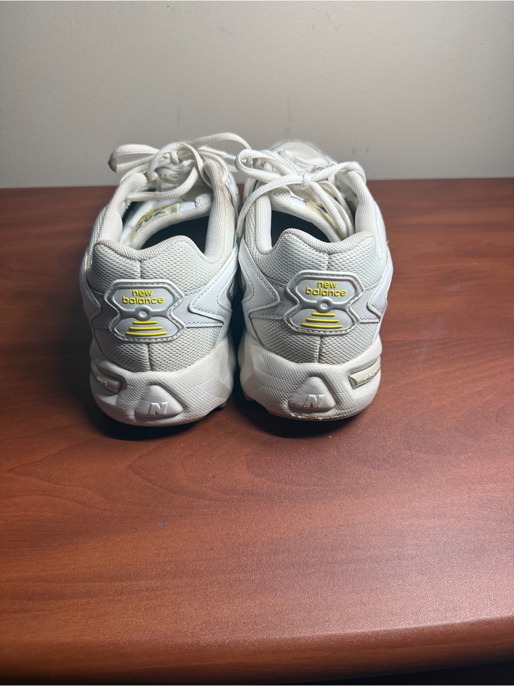 New Balance 725 White men size 11 - Picture 3 of 5